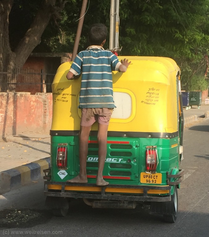 Tuk Tuk und Uber fahren in Delhi
