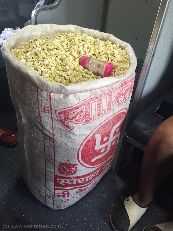 Mit dem Zug durch Indien, Essen in Indischen Zügen