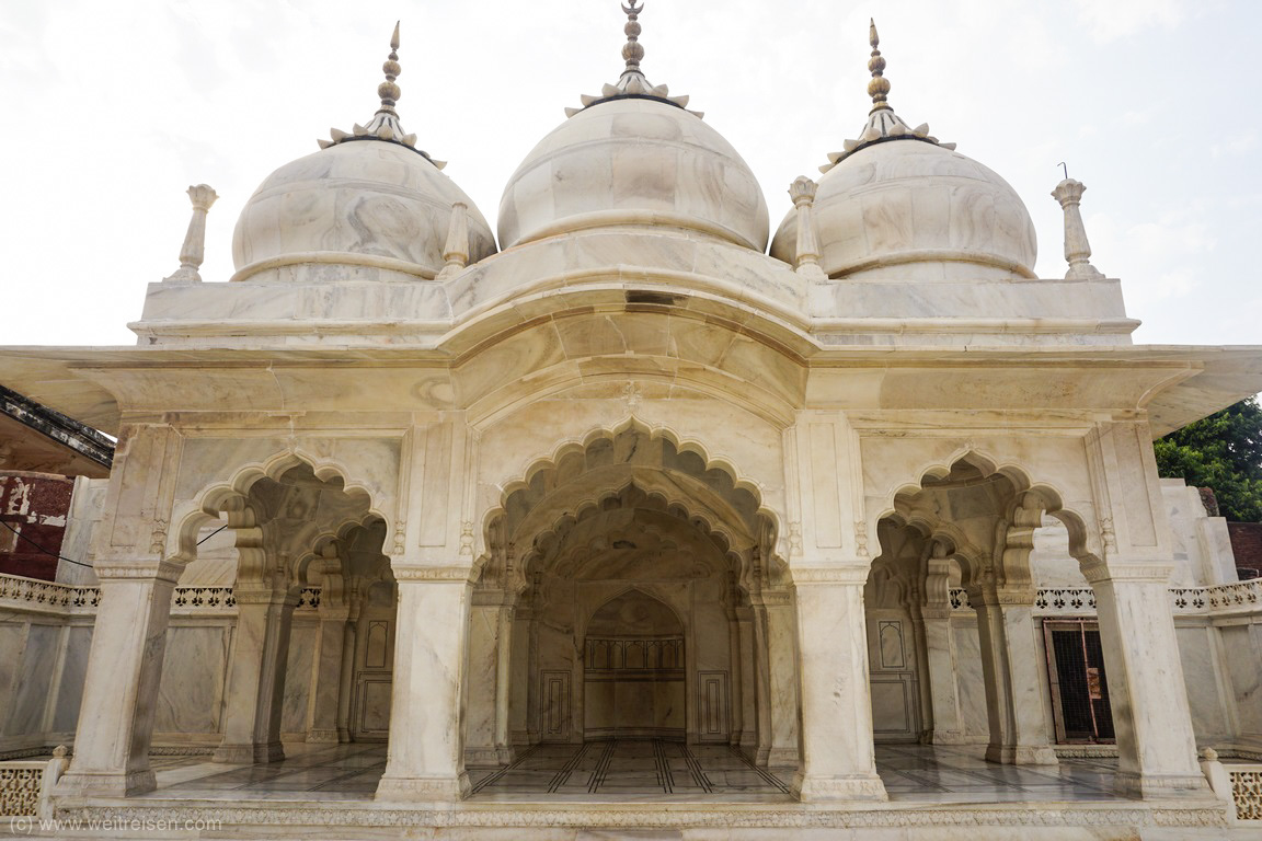 Red Fort in Agra, Palastbauten im inneren des Red Fort aus Marmor