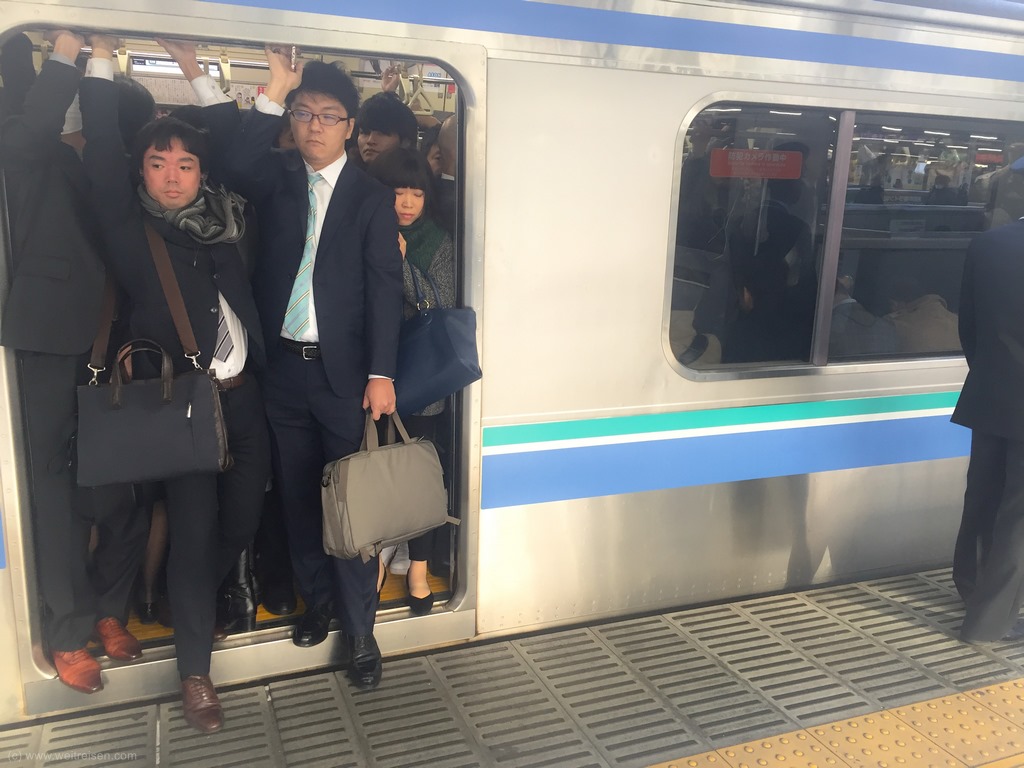 Tokio Metro zur Rush Hour